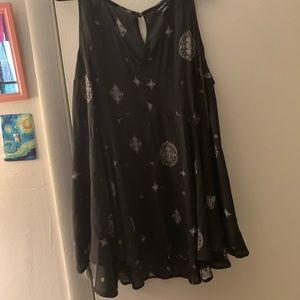 Sleeveless black torrid top